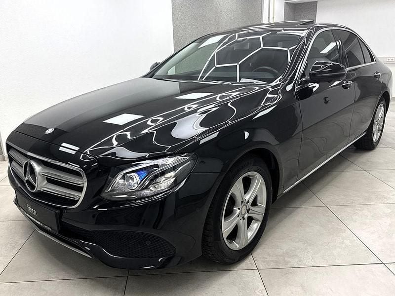 Gebraucht Mercedes E220 Avantgarde 194 PS (142 kW) 2018 Obsidianschwarz metallic (metallic) Limousine