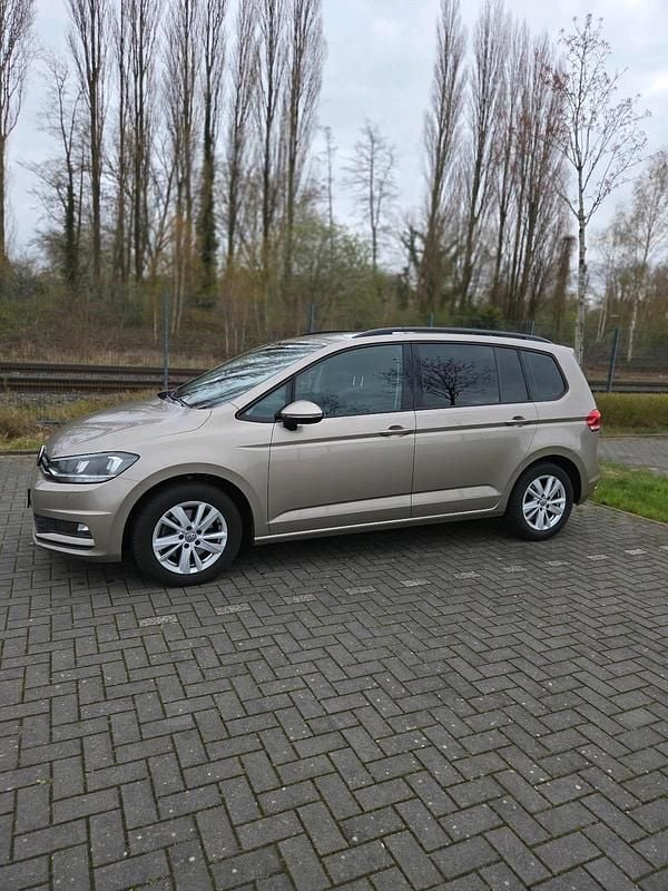 Gebraucht VW Touran 190 PS (139 kW) 2019 Beige Van / Kleinbus