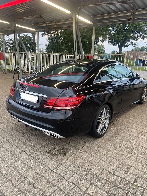 Gebraucht Mercedes E200 AMG line 184 PS (135 kW) 2016 Schwarz Coupé