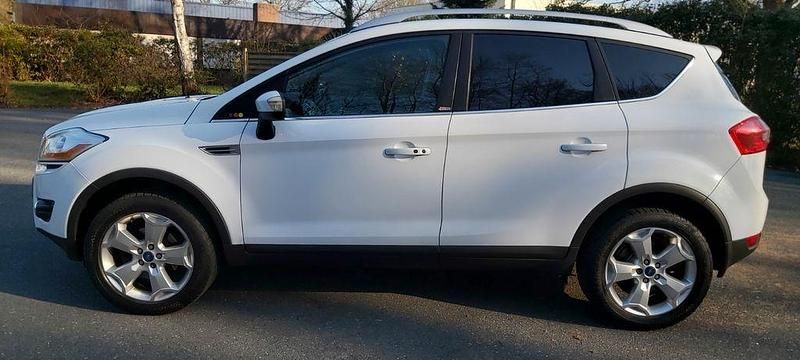 Gebraucht Ford Kuga S 140 PS (102 kW) 2011 Weiß SUV