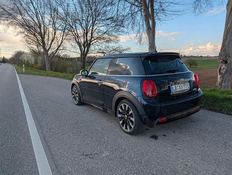 Gebraucht Mini Cooper SE 135 kW (184 PS) 2021 Blau Kleinwagen