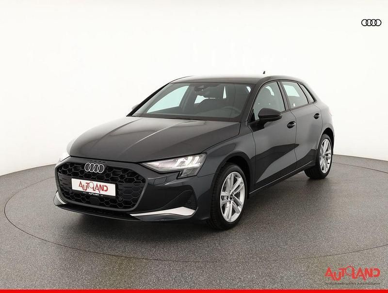 Grau Neu 2025 Audi A3 Sportback Limousine | 32.900 € (Guter Preis) - Bild 1/4