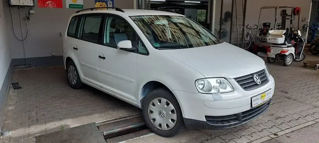 Gebraucht VW Touran Conceptline 102 PS (75 kW) 2005 Weiß Van / Kleinbus