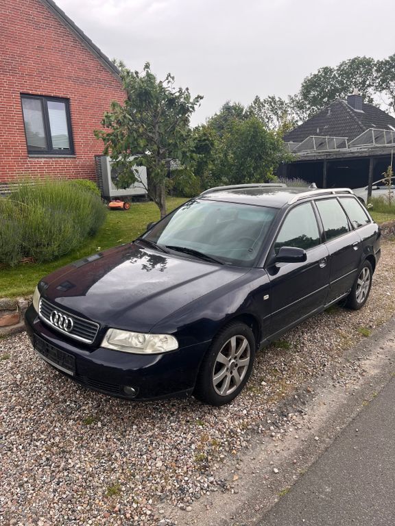 Blau Gebraucht 2001 Audi A4 Kombi | 650 € (Superpreis) - Bild 1/4