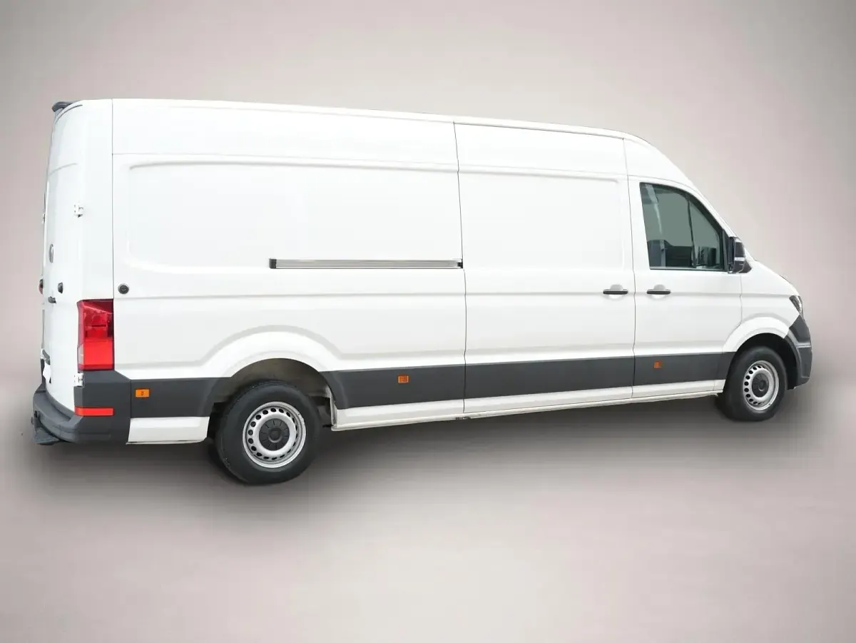 Gebraucht VW Crafter 140 PS (102 kW) 2025 Manufacturer Van