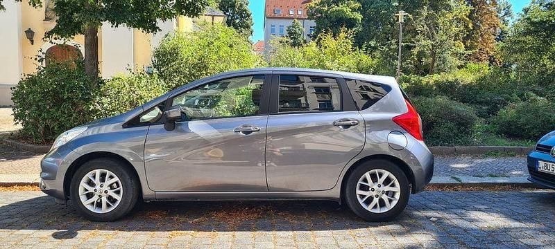 Grau Gebraucht 2014 Nissan Note Acenta Van / Kleinbus | 11.100 € - Bild 1/4