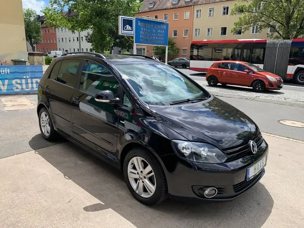 Gebraucht VW Golf VII Match 122 PS (89 kW) 2012 Schwarz Limousine
