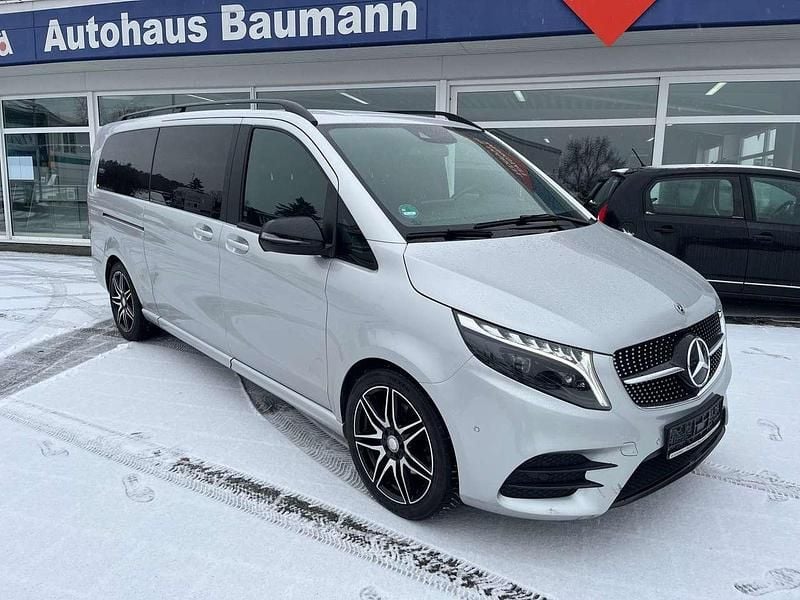 Brillantsilber metallic Gebraucht 2022 Mercedes V300 AMG Van / Kleinbus | 43.500 € (Superpreis) - Bild 1/4