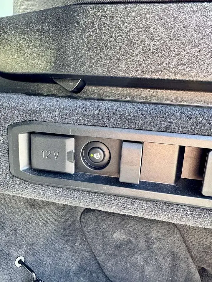 Gebraucht BMW 520 M Sport 197 PS (144 kW) 2024 Schwarz Kombi