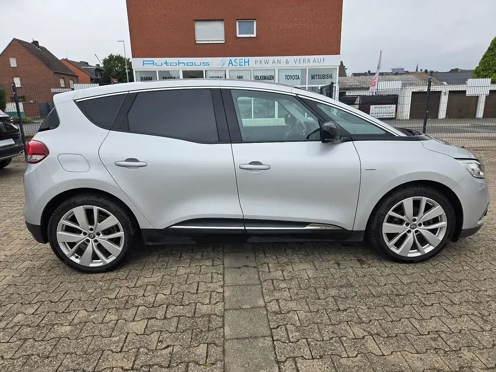 Gebraucht Renault Scénic LIMITED 140 PS (102 kW) 2018 Silbermetallic Van / Kleinbus