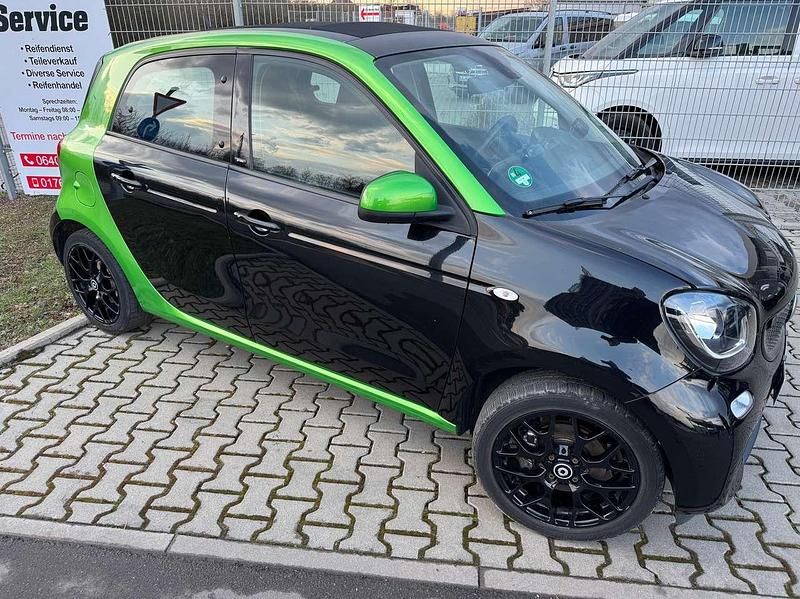 Gebraucht Smart ForFour Electric Drive Prime 60 kW (82 PS) 2018 Schwarz Kleinwagen