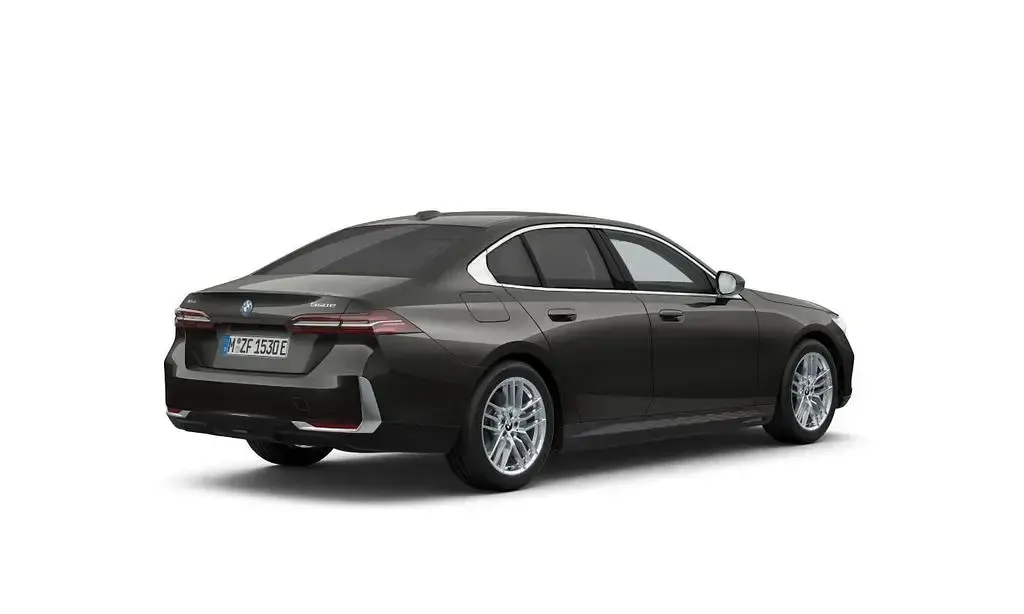 Gebraucht BMW 550e Performance 489 PS (359 kW) 2025 Grau Limousine