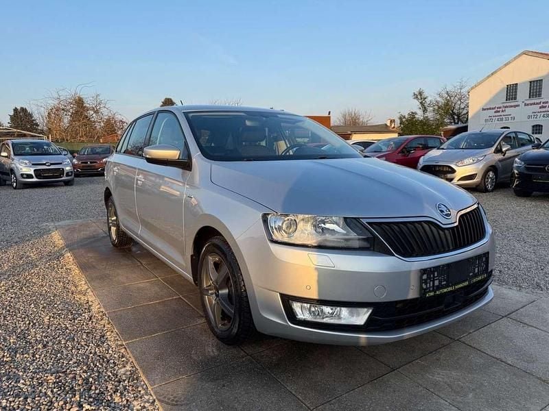 Silber Gebraucht 2018 Skoda Rapid Sport Kombi | 11.999 € (Fairer Preis) - Bild 1/4