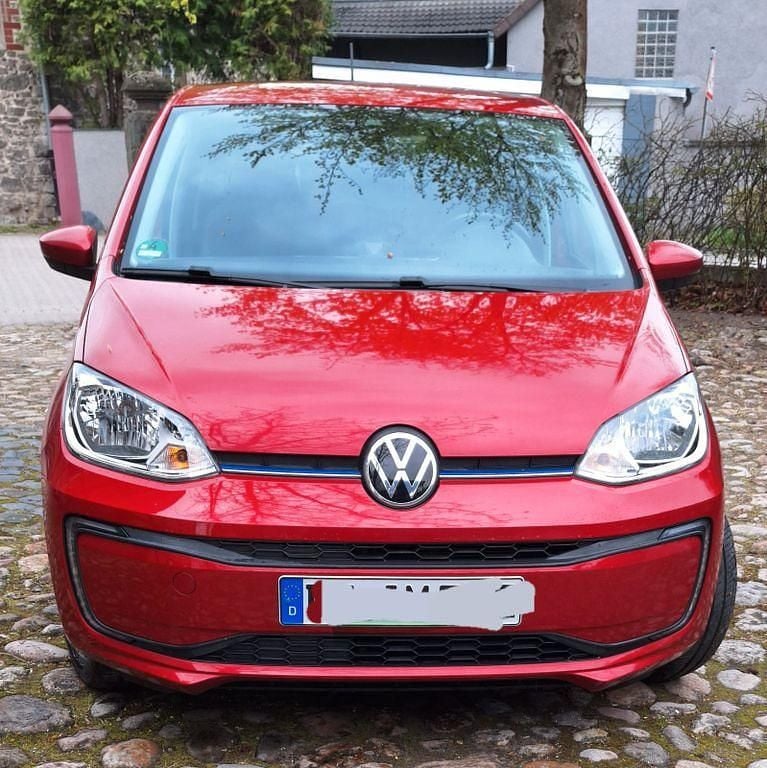 Second-hand VW e-up! Style 61 kW (83 CP) 2021 Roșu Hatchback