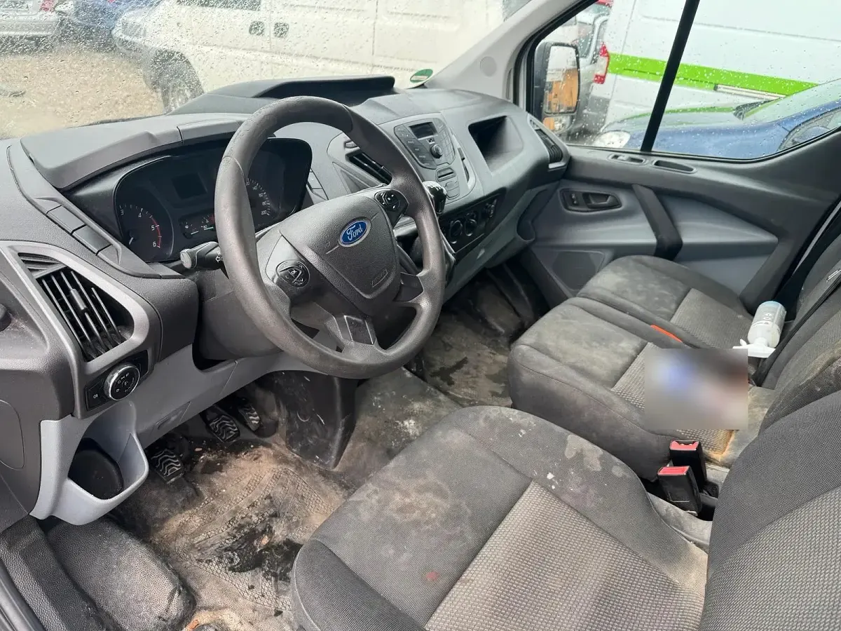 Gebraucht Ford Transit Custom 105 PS (77 kW) 2017 Weiß Van / Kleinbus