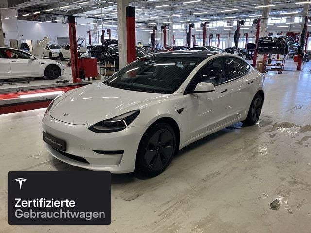 Weiß Gebraucht 2021 Tesla Model 3 RWD Limousine | 26.300 € (Fairer Preis) - Bild 1/4