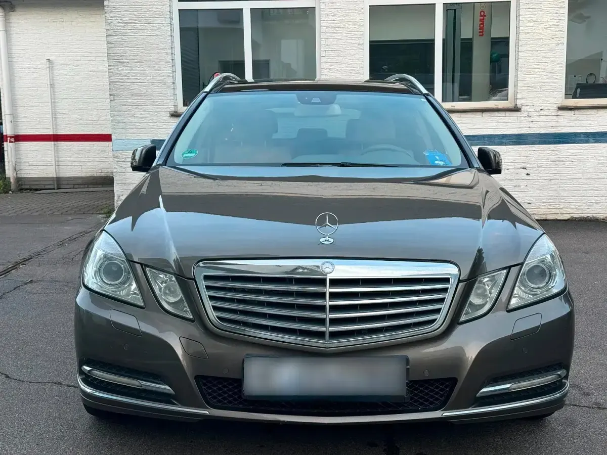 Gebraucht Mercedes E350 265 PS (194 kW) 2010 Grau Kombi
