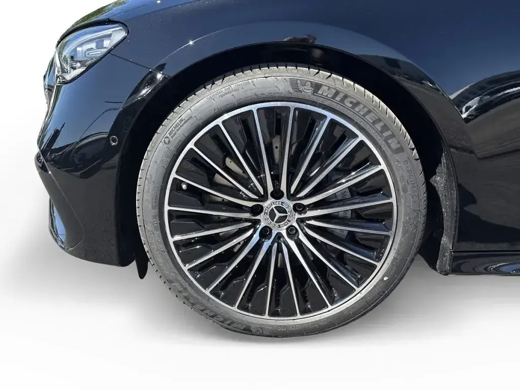 Gebraucht Mercedes E300 AMG 197 PS (144 kW) 2026 Schwarz Kombi