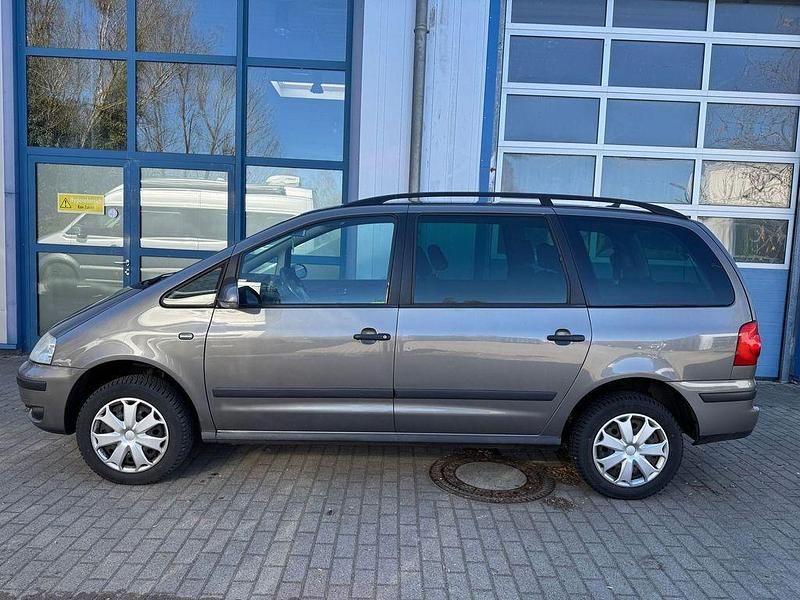 Gebraucht VW Sharan 140 PS (102 kW) 2007 Grau Van / Kleinbus