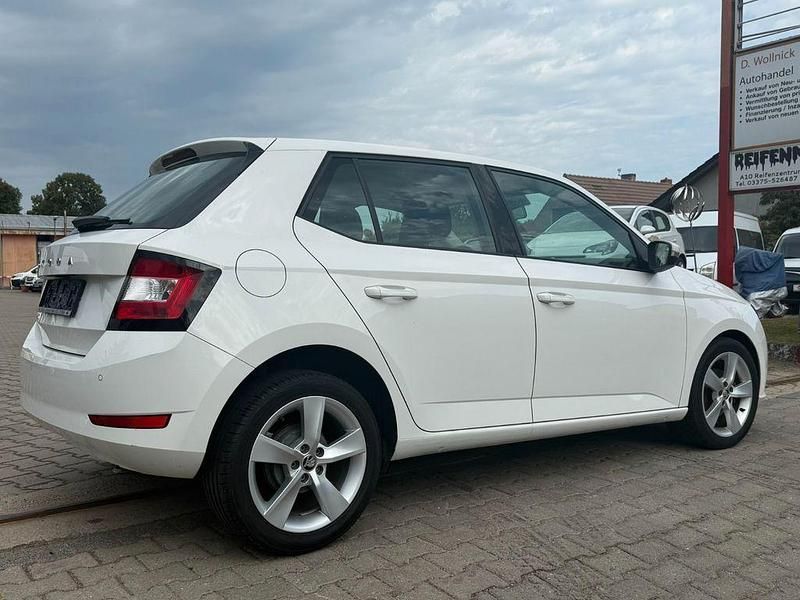 Gebraucht Skoda Fabia 60 PS (44 kW) 2021 Weiß Kleinwagen