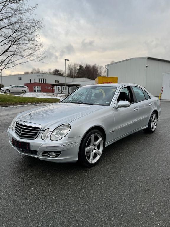 Gebraucht Mercedes E320 224 PS (164 kW) 2007 Silber Limousine