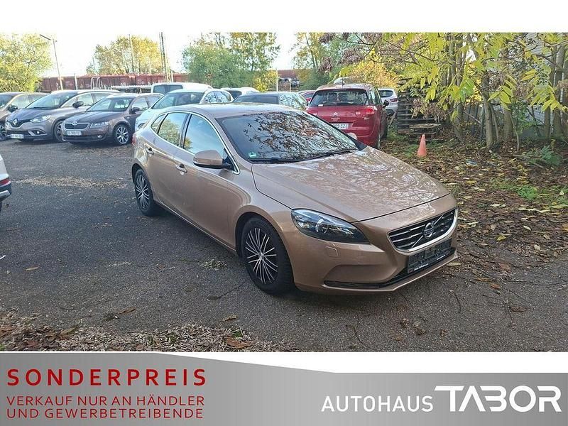 Gebraucht Volvo V40 Momentum 114 PS (83 kW) 2014 Unbekannt Kombi