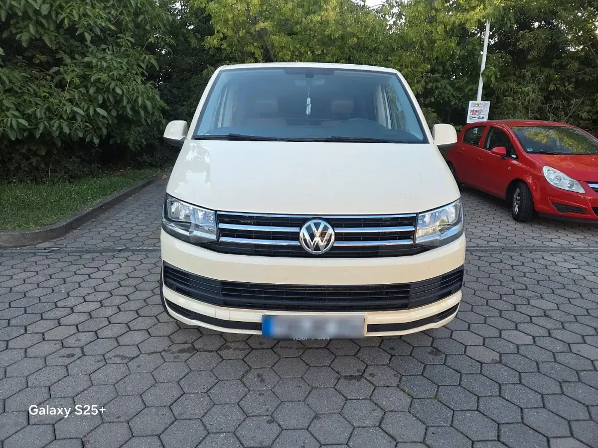 Gebraucht VW Multivan 150 PS (110 kW) 2017 Beige Van / Kleinbus