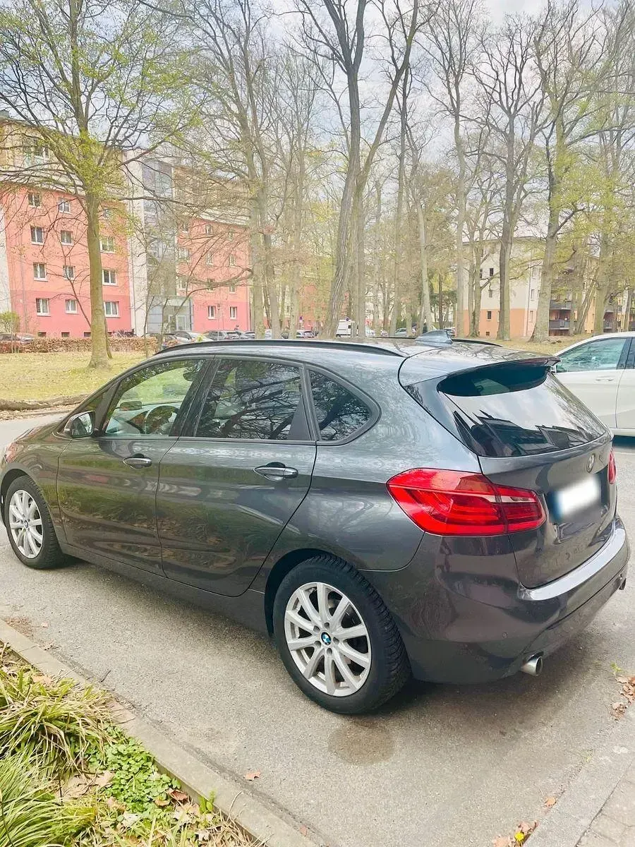 Gebraucht BMW 220 M Sport 190 PS (139 kW) 2016 Grau Van / Kleinbus