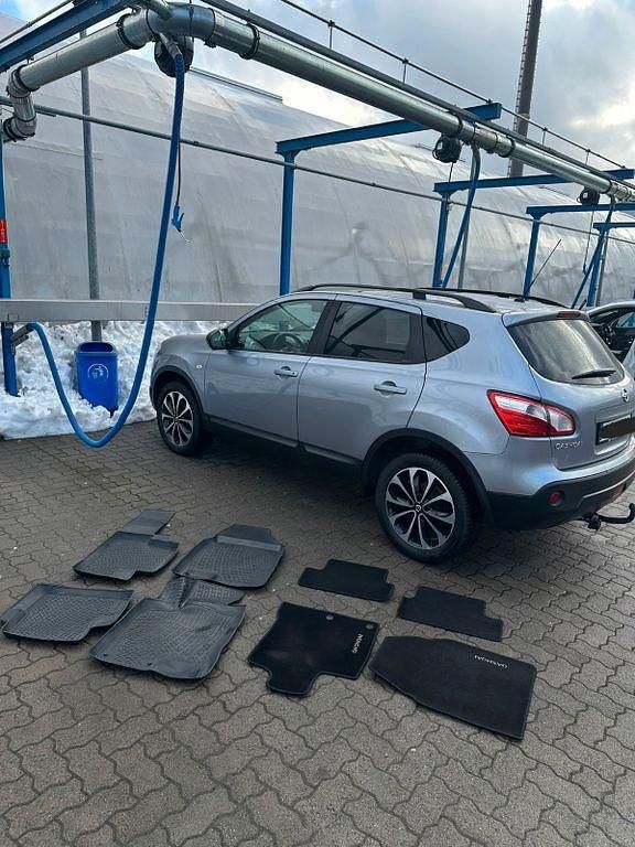 Gebraucht Nissan Qashqai 360º 131 PS (96 kW) 2013 Grau SUV