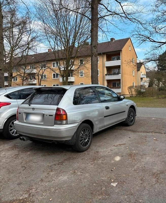 Gebraucht Mazda 323F 88 PS (64 kW) 1998 Silber Kleinwagen