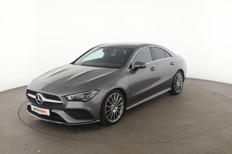 Grau Gebraucht 2020 Mercedes CLA220 AMG line Limousine | 33.550 € (Fairer Preis) - Bild 1/3