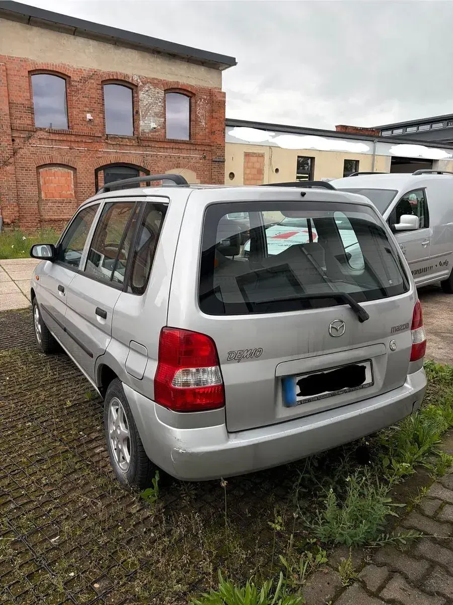 Gebraucht Mazda Demio Exclusive 75 PS (55 kW) 2000 Silber Kleinwagen