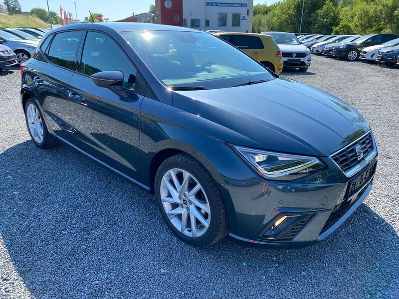 Grau Gebraucht 2023 Seat Ibiza FR Kleinwagen | 23.880 € (Fairer Preis) - Bild 1/4