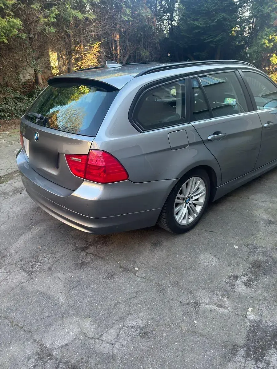 Gebraucht BMW 320 Sport Line 184 PS (135 kW) 2012 Silber Kombi