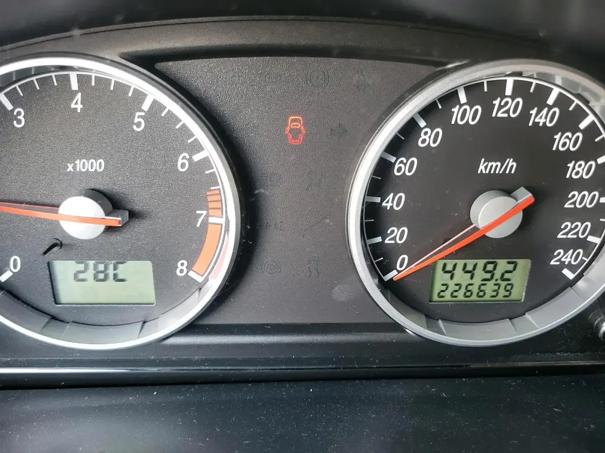 Gebraucht Ford Mondeo 145 PS (106 kW) 2003 Silber Limousine