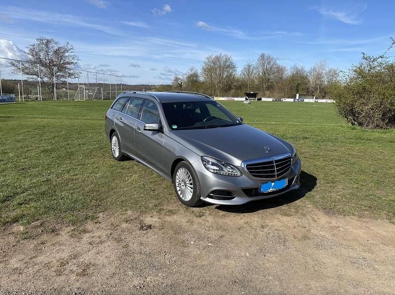 Gebraucht Mercedes E200 Elegance 184 PS (135 kW) 2013 Grau Kombi
