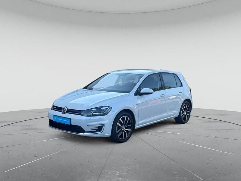 Gebraucht VW e-Golf 100 kW (136 PS) 2020 Oryxwhite perlmuteffekt Kleinwagen
