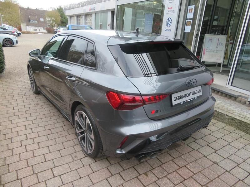 Gebraucht Audi S3 Sport 333 PS (244 kW) 2024 Grau Limousine