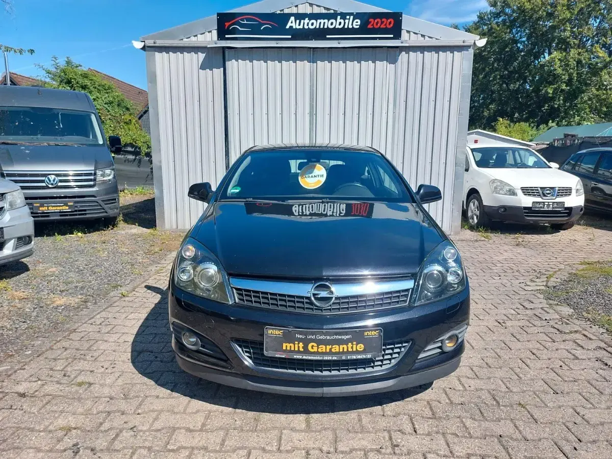 Gebraucht Opel Astra GTC 110 PS (80 kW) 2010 Schwarz Kleinwagen