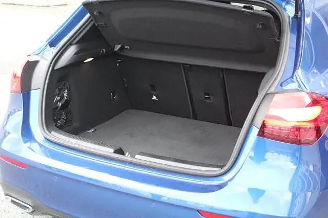 Gebraucht Mercedes A250 AMG 224 PS (164 kW) 2024 Blau Limousine