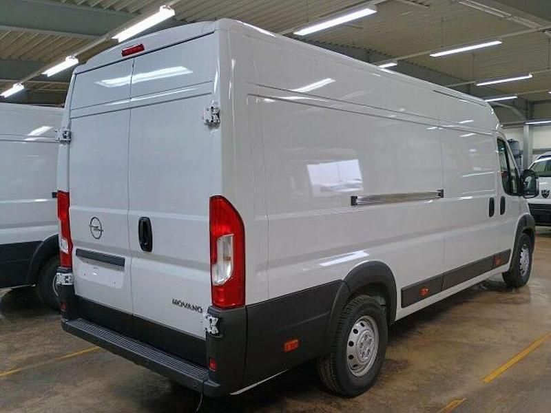 Gebraucht Opel Movano 140 PS (102 kW) 2024 Cassablanca weiß Van