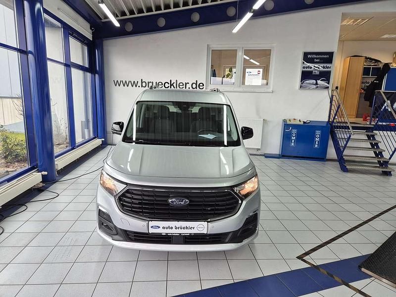 Gebraucht Ford Tourneo Titanium 116 PS (85 kW) 2025 Stardust silber Kombi