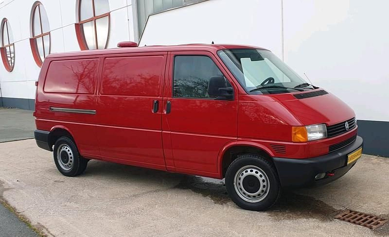 Gebraucht VW T4 115 PS (84 kW) 1998 Rot Van