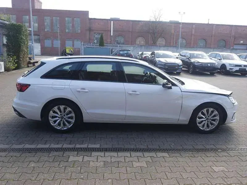 Gebraucht Audi A4 Business 150 PS (110 kW) 2023 Weiß Kombi