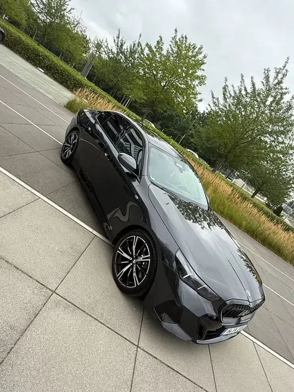Gebraucht BMW 520 Performance 197 PS (144 kW) 2023 Schwarz Limousine
