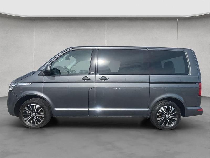 Gebraucht VW Multivan 150 PS (110 kW) 2022 Grau Van