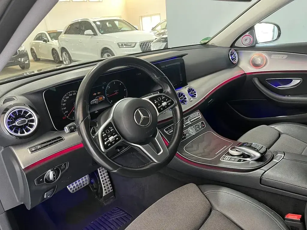 Gebraucht Mercedes E300 Avantgarde 245 PS (180 kW) 2019 Grau Limousine