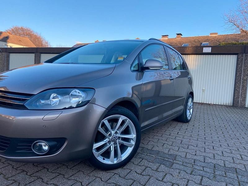 Andere farben Gebraucht 2010 VW Golf Plus Van / Kleinbus | 6.600 € (Fairer Preis) - Bild 1/4