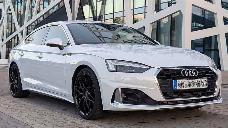 Weiß Gebraucht 2020 Audi A5 Sportback Limousine | 25.850 € (Superpreis) - Bild 1/4