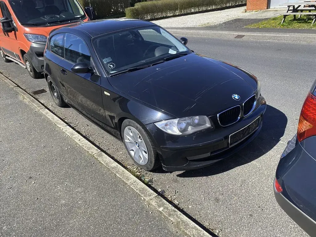 Gebraucht BMW 118 143 PS (105 kW) 2008 Schwarz Kleinwagen